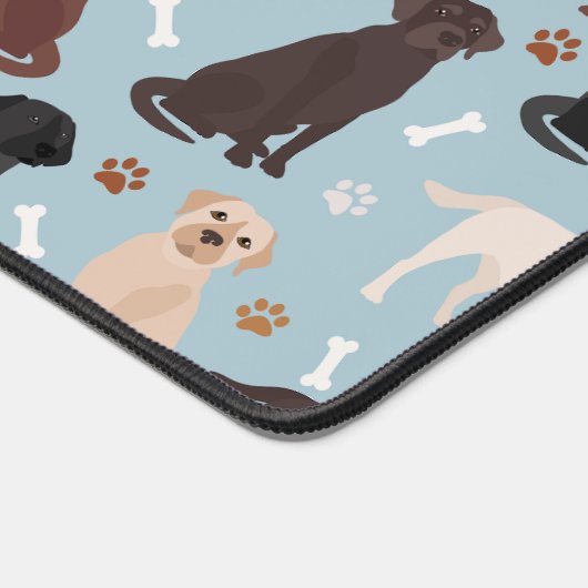 Labrador Retriever Paws and Bones Schreibtischunterlage (Ecke)