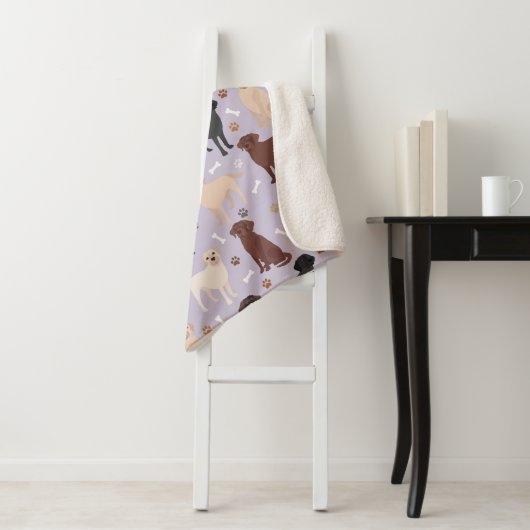 Labrador Retriever Paws and Bones Sherpa Blanket Sherpadecke (Beispiel)