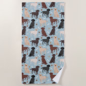 Labrador Retriever Paws and Bones Strandtuch (Vorderseite)