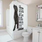 Labrador Retriever präsentiert Schwarzes Labor-Ges Duschvorhang (Beispiel)