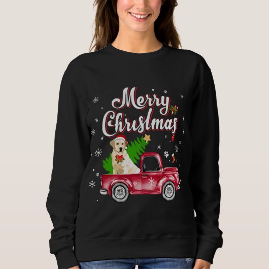 Labrador Retriever Rides Red Truck Christmas Pajam Sweatshirt (Vorderseite)