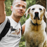 Labrador Retriever Vater Schokolade Schwarz Gelb T-Shirt<br><div class="desc">Dieses Design entstand aus meiner einzigartigen Acrylmalerei. Sie kann personalisiert werden, indem Sie auf die Schaltfläche Anpassen klicken und den Namen, die Initialen oder die Wörter ändern. Sie können auch die Textfarbe und den Textstil ändern oder den Text für nur ein Bild löschen. Kontaktieren Sie mich unter colorflowcreations@gmail.com , wenn...</div>