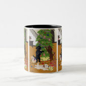 Labrador retriever-Weihnachtsbaum Zweifarbige Tasse (Mittel)