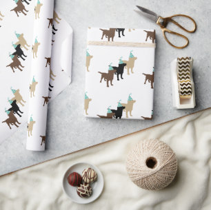 Labrador Retrievers in Geburtstagsparteierhut Geschenkpapier