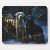 Labrador Snowy Sleigh Weihnachtsdekor Mousepad (Vorne)