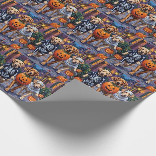 Labrador Trick-or-Treating in Halloween-Kostümen Geschenkpapier (Ecke)
