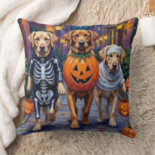 Labrador Trick-or-Treating in Halloween-Kostümen Kissen