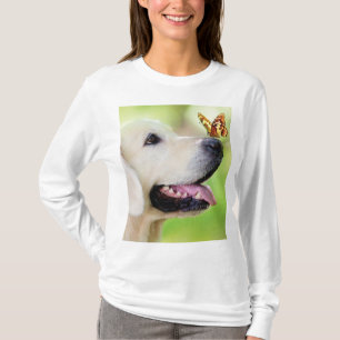 Labrador und Schmetterlingswirbel Kissen T-Shirt