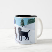 Labrador-Weihnachten mit Schneemann Zweifarbige Tasse (VorderseiteRechts)