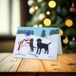 Labrador Weihnachten mit Snowman<br><div class="desc">Labrador Weihnachten mit Snowman Holiday Card für Labrador Fans. Drei Labrador Hunde spielen mit ihrem Schneemann auf dem weißen Schneefeld. Typische Weihnachtssaison-Szene. Whimsical Labrador Retriever Gemälde von Naomi Ochiai aus Japan. Der gelbe Labrador und die Schokolade Labrador und der schwarze Labrador sind alle im Bild gemalt.</div>