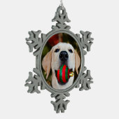 Labrador-Weihnachtsball Schneeflocken Zinn-Ornament (Links)