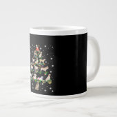 Labrador Weihnachtsbaum bedeckt durch Blitzlicht Jumbo-Tasse (Vorderseite Rechts)