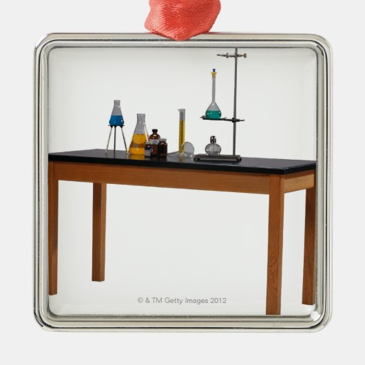 Labradortabelle mit Chemikalien Ornament Aus Metall (Vorne)