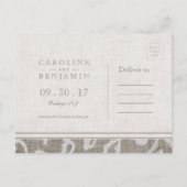 Lace burlap rustic Country Hochzeit Save the Date Ankündigungspostkarte (Rückseite)