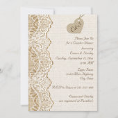 Lace & heart auf burlap Hochzeitspaare Dusche Einladung (Vorderseite)