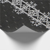 lacework line on black background geschenkpapier (Ecke)