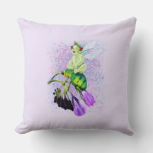 Lächeln Baby Pixie Reiten eines Käfers