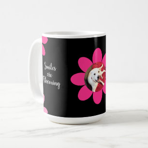 Lächeln blühen Niedlicher Hund Pink Blume Schwarz Kaffeetasse
