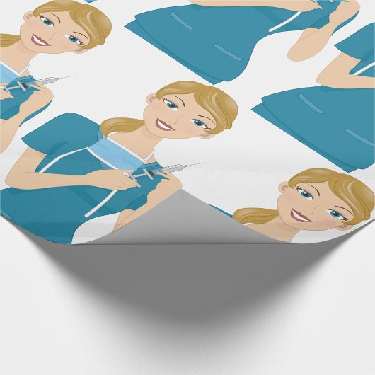 Lächeln der Krankenschwester mit Spritze Geschenkpapier