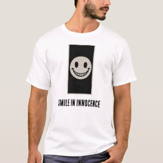 Lächeln im Innocence-T - Shirt