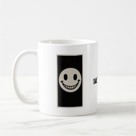 Lächeln in der klassischen Tasse der Innozenz