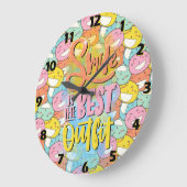 Lächeln ist das beste Outfit! Motivierend Große Wanduhr (Winkel)