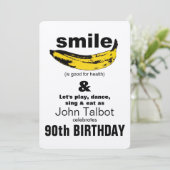 Lächeln ist gut 90. Geburtstagsparty Einladung (Stehend Vorderseite)
