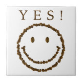 Lächeln mit Kaffeebohnen Fliese (Vorderseite)