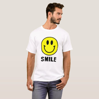 Lächeln-niedlicher T - Shirt
