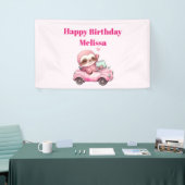 Lächeln rosa Faulenzer in einem Cabriolet zum Gebu Banner (Messeveranstaltung)