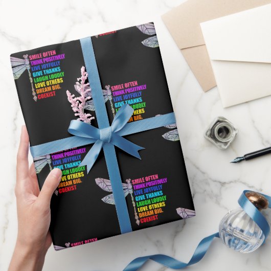 Lächeln Sie oft Libellen Denken Sie positiv Zitat Geschenkpapier (Schenken)