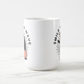 Lächeln und Wellenpinguin Kaffeetasse (Mittel)