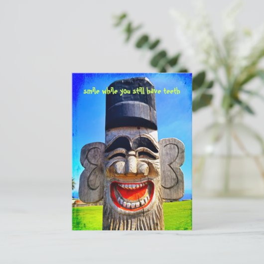 Lächeln, während Sie Zähne Zitat lachen Totem habe Postkarte (Stehend Vorderseite)