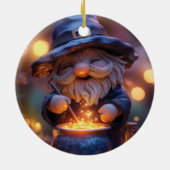 Lächelnd Gnome Stirring Magic Pot Keramik Ornament (Hinten)