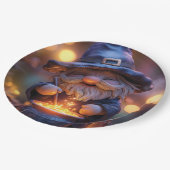 Lächelnd Gnome Stirring Magic Pot Pappteller (Schrägansicht)