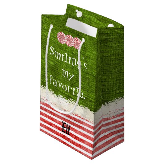 "Lächelnd mein Lieblings" Weihnachtself-Zitat (S) Kleine Geschenktüte (Vorderseite Schrägansicht)