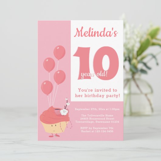 Lächelnd Pink Cupcake Geburtstag | Einladung (Stehend Vorderseite)