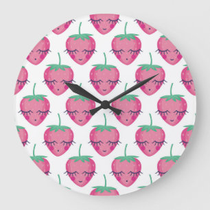 Lächelnd schlafende Erdbeeren, niedliches Muster. Große Wanduhr