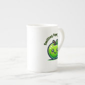 Lächelnde Apfelmagie Porzellantasse (Vorderseite Rechts)