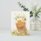 Lächelnde Capybara mit Wildblumenkrone Garten Postkarte (Stehend Vorderseite)