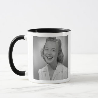 Lächelnde Frau Tasse