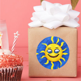 Lächelnde Gesichtssonne Sonne Runder Aufkleber