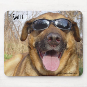 Lächelnde Labrador-Sonnenbrille Mousepad