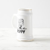 Lächelnde neue Mohnblüten und T - Shirt Bierglas (Vorderseite Links)