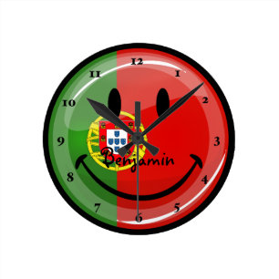 Lächelnde portugiesische Flagge Runde Wanduhr