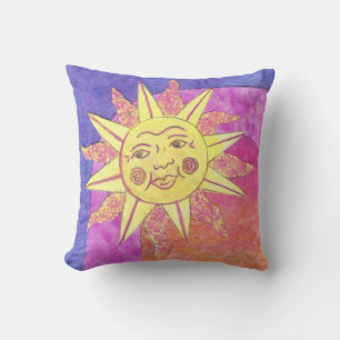 lächelnde Sonne auf violettem Kissen