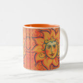 Lächelnde Sonne, Fairytale Fantasy Art, orange gel Zweifarbige Tasse (VorderseiteRechts)