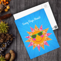 Lächelnde Sonne mit orangefarbenen rosa Strahlen u