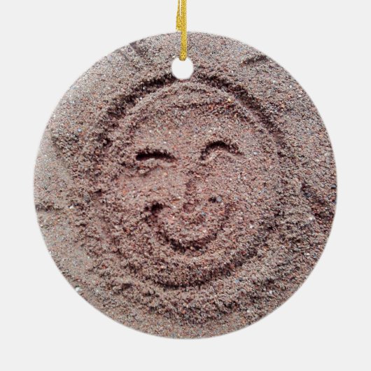 Lächelnde Sonne, Sand Emoticon, Sommer Emoji Keramikornament (Hinten)