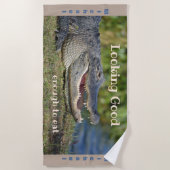 Lächelnder Alligator Funny Wildlife Fotografy Strandtuch (Vorderseite)